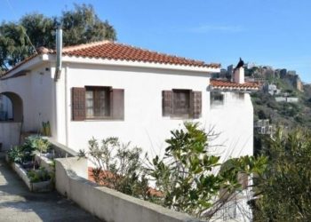 Αλόννησος: Πουλάει το σπίτι ο πατέρας της Καρολάιν – Έφυγαν και τα άφησαν όλα πίσω