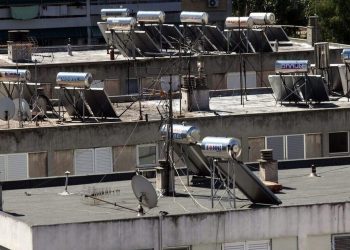 Επιδότηση ηλιακού θερμοσίφωνα και «φωτοβολταϊκά στη στέγη»: Οι αιτήσεις και οι δικαιούχοι
