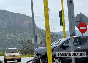 Τροχαίο ατύχημα στον κόμβο της Θεόπετρας