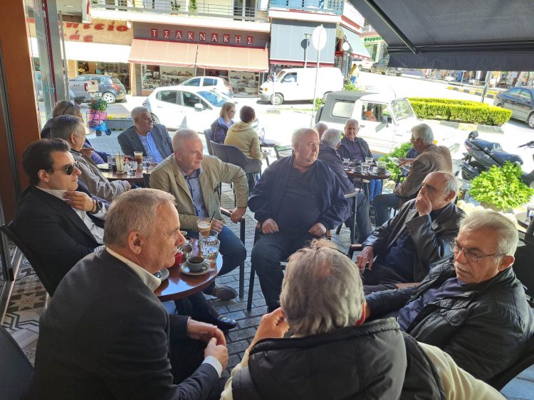 Στη λαϊκή αγορά της Καλαμπάκας, ο ΒΛΑΧΟΓΙΑΝΝΗΣ