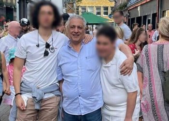 Σουδάν: «Είδα σκυλιά να τρώνε πτώματα στον δρόμο – Γύρισα πίσω και φιλούσα την ελληνική γη»