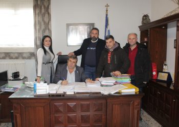 Υπογραφή σύμβασης έργου από το Δήμαρχο Πύλης Κώστα Μαράβα