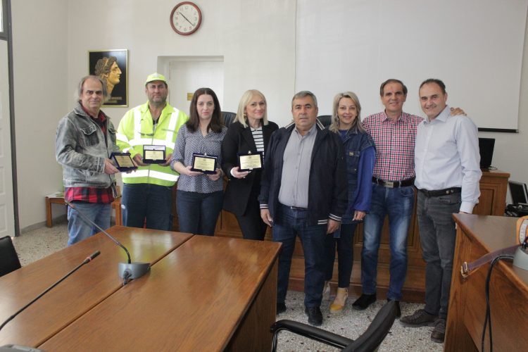Βράβευση παιδιών δημοτικών υπαλλήλων Δήμου  Πύλης  για την εισαγωγή τους στα ΑΕΙ