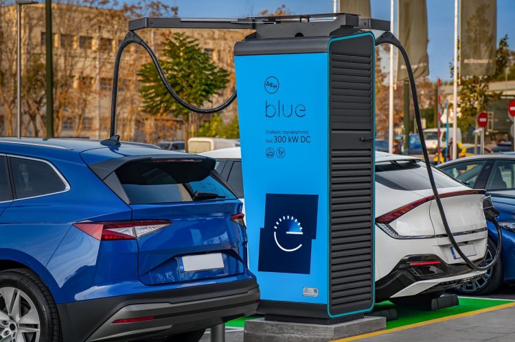 ΔΕΗ blue: Πάνω από 1500 σημεία φόρτισης και περισσότερα από 80 σημεία ταχυφόρτισης