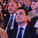 Στην πρώτη γραμμή ο Κώστας Σκρέκας στην παρουσίαση του Κυβερνητικού Προγράμματος από τον Κυριάκο Μητσοτάκη