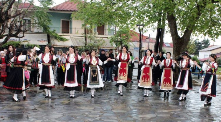 Αφιέρωμα στην παράδοση στο Παλαιομονάστηρο