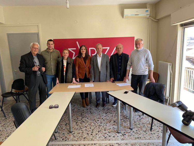 “Εκλεκτές” εταιρείες φωτογράφων μέσα στα αστυνομικά τμήματα-Στην ανεργία οι επαγγελματίες