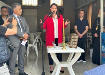 Με τον αέρα της νίκης της ΝΔ περιοδεύει στα χωριά η Κατερίνα Παπακώστα