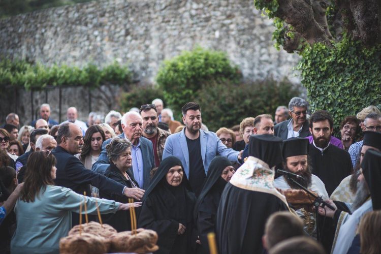 Ένα με τον κόσμο στο Ζάρκο ο Γιώργος Ηλιάδης στο πανηγύρι του χωριού