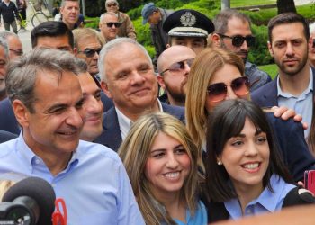 Ο Ηλίας Βλαχογιάννης στο πλευρό του Κυριάκου Μητσοτάκης