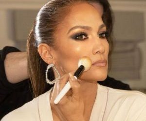 Blend & Glow! Η Jennifer Lopez μας δείχνει πως πετυχαίνει το τέλειο contouring σε δευτερόλεπτα