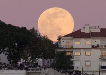Φεγγάρι του «λουλουδιού» 2023: Την Παρασκευή η πιο φωτεινή πανσέληνος