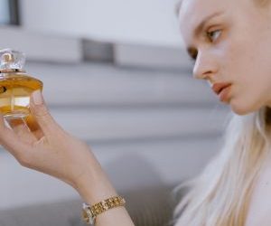 7 μεθυστικά αρώματα με γιασεμί που πρέπει να έχεις στο boudoir σου