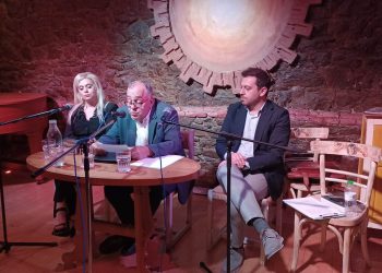 Με τους Ηπειρώτες παρόντες η παρουσίαση του νέου βιβλίου του Θοδωρή Δεύτου στα Τρίκαλα
