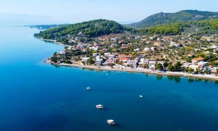 Άγιος Γεώργιος Λιχάδος: Η ομορφότερη παραλία της Εύβοιας