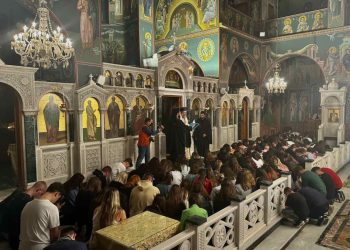 Ιερά Παράκληση για τους υποψηφίους των Πανελληνίων εξετάσεων