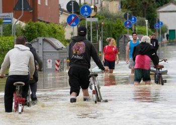 Ιταλία: Στους 14 οι νεκροί από τις πλημμύρες – Πάνω από 20.000 άστεγοι