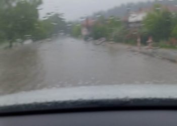 Άνοιξαν οι ουρανοί στα Τρίκαλα-Οι δρόμοι έγιναν ποτάμια σε λίγα λεπτά (φωτό-video)