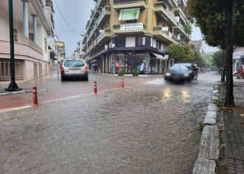 Άνοιξαν οι ουρανοί στα Τρίκαλα-Οι δρόμοι έγιναν ποτάμια σε λίγα λεπτά (φωτό-video)