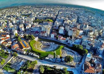 Ο κόκκινος γάμος της Λάρισας: Η νύφη, ο γαμπρός, η αρρώστια και το απομονωμένο σπίτι…