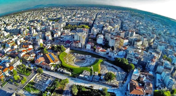 Ο κόκκινος γάμος της Λάρισας: Η νύφη, ο γαμπρός, η αρρώστια και το απομονωμένο σπίτι…