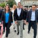 Σταθερά μπροστά με τον Πρωθυπουργό στη θεαματική συγκέντρωση νίκης της Νέας Δημοκρατίας, η Κατερίνα Παπακώστα.