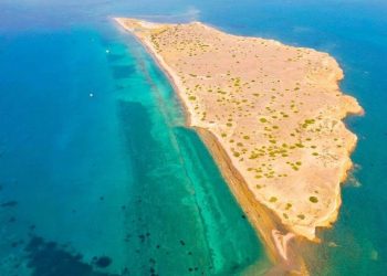 Η άγνωστη ελληνική νησίδα με τα εκπληκτικά νερά και τους εκατοντάδες ιδιοκτήτες