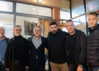 Μια γροθιά οι Ριζαριώτες για τον Γιώργο Οικονόμου