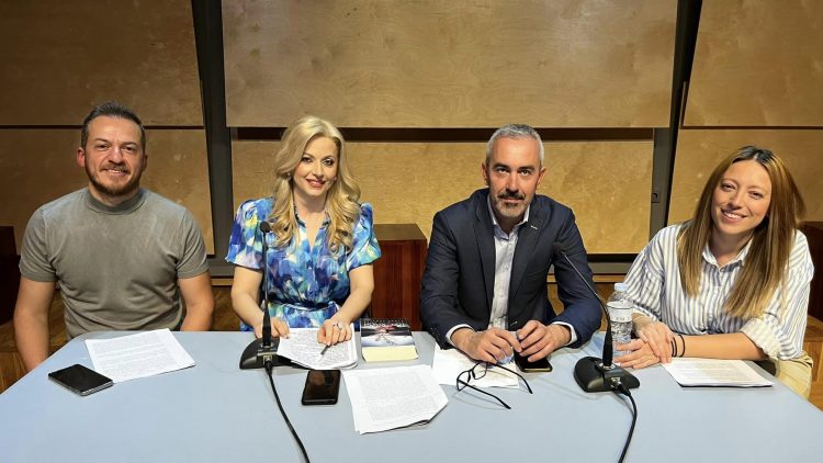 Με εξαιρετική επιτυχία παρουσιάστηκε το νέο βιβλίο του Πάνου Δημάκη στα Τρίκαλα