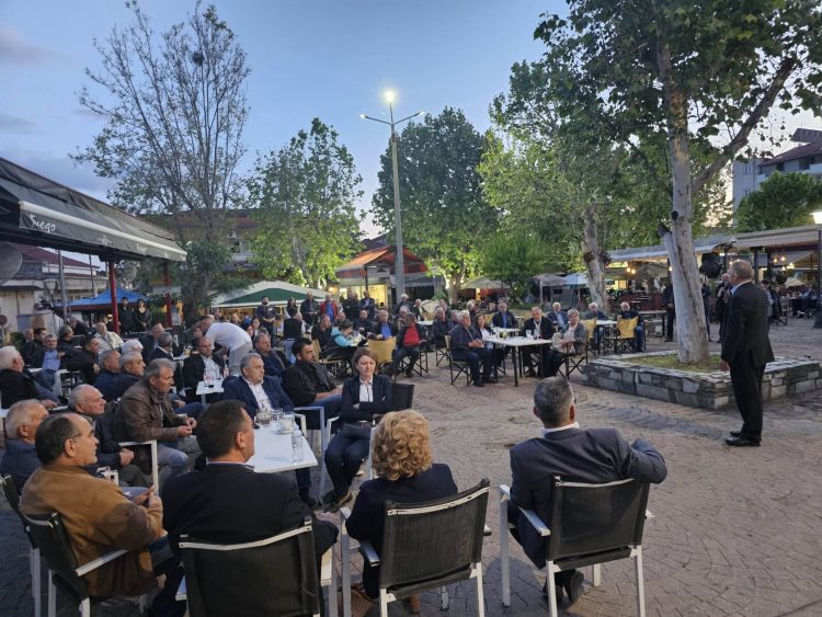 Εντυπωσιακή συγκέντρωση Βλαχογιάννη στη Φαρκαδόνα
