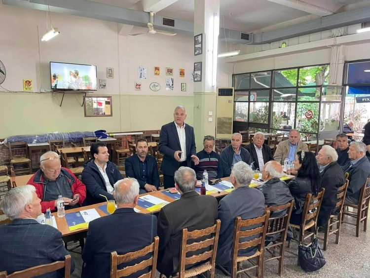 Με τους Τρικαλινούς των Φαρσάλων o Hλίας Βλαχογιάννης