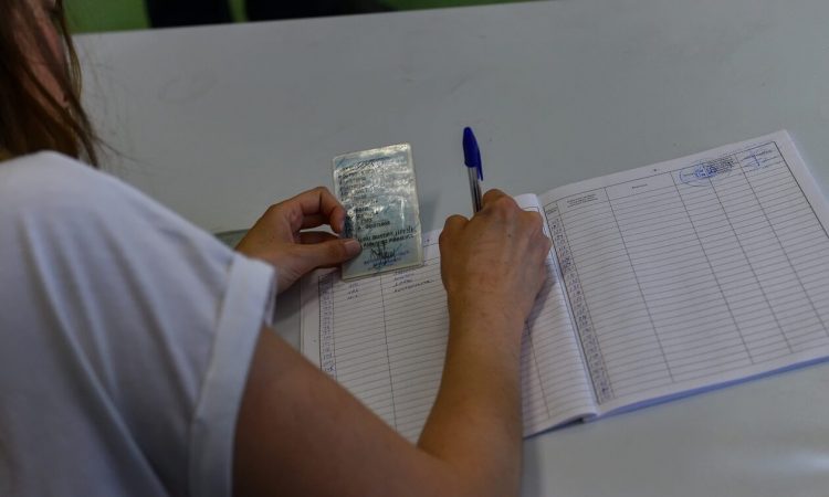 Έκδοση ταυτοτήτων και το Σαββατοκύριακο