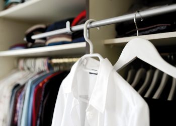 Πώς να οργανώσεις την ανδρική σου ντουλάπα για να ετοιμάζεσαι εγκαίρως