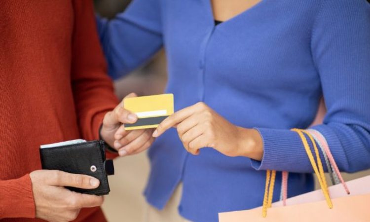 Τα ζώδια που θα βοηθούσαν, αν ο σύντροφός τους είχε οικονομικό θέμα