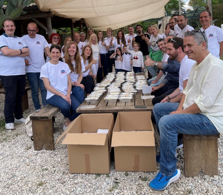 Η ΟΛΥΜΠΟΣ μαγειρεύει για ανθρώπους που το έχουν ανάγκη