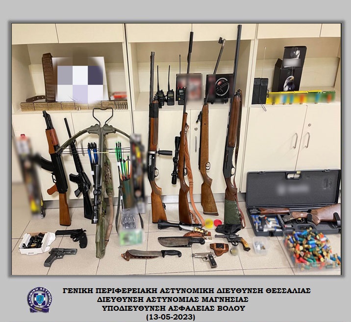 Συνελήφθησαν πατέρας και γιος στο Βόλο για κατοχή όπλων