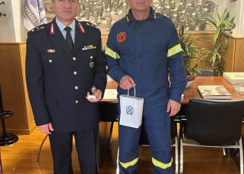 Επίσκεψη του διοικητή περιφερειακής πυροσβεστικής διοίκησης Θεσσαλίας στη γενική περιφερειακή αστυνομική διεύθυνση Θεσσαλίας