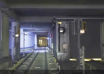 Κάντε μια διαδρομή με το νέο Μετρό Θεσσαλονίκης ως μπροστινός επιβάτης στο βαγόνι