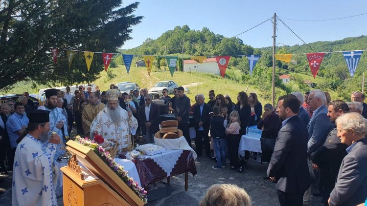 Κοσμοσυρροή στον Ιερό Ναό Αγίας Τριάδας Καλαμπάκας