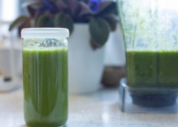 Το καθημερινό πράσινο smoothie για φουλ βιταμίνες, ενυδάτωση και ενέργεια
