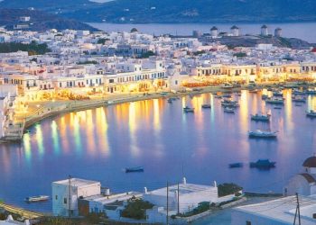 «Αγγελία για μοντέλα σε ρόλο κράχτη στην πρώτη ξαπλώστρα-κύμα στη Μύκονο» (vid)
