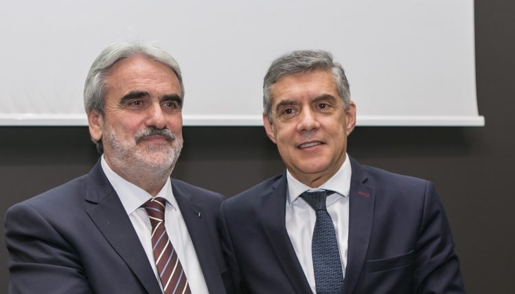 Παράταση στα προγράμματα Επενδύω και Επανεπενδύω