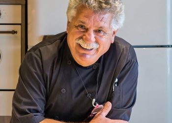 Ο Λευτέρης Λαζάρου στην 1η Πανελλήνια Γιορτή Τρούφας στην Καλαμπάκα