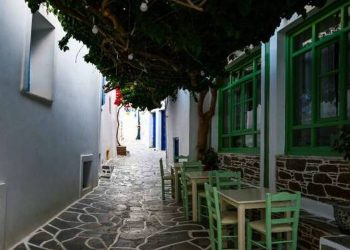 Δρυοπίδα: Tο υπέροχο κυκλαδίτικο χωριό με τα γραφικά σοκάκια
