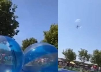 Η στιγμή που 9χρονο αγόρι παίζει σε φουσκωτή μπάλα και τoν παρασύρει ο αέρας