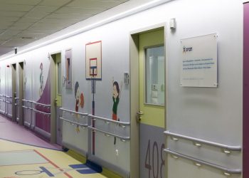 Θεσσαλονίκη: Αφαίρεσαν 700 γραμμάρια τρίχες από το στομάχι 14χρονης