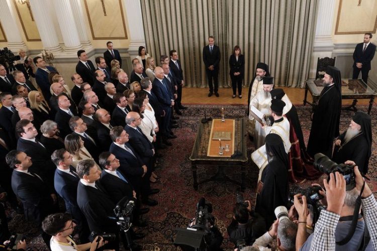 Με έντονη Τρικαλινή παρουσία η ορκομωσία της Νέας Κυβέρνησης (φωτό)