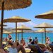 «Καίει» η βουτιά στις οργανωμένες παραλίες – Πόσο κοστίζει η ξαπλώστρα
