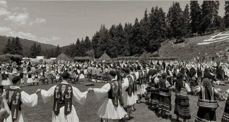 Ανταμώνουν για 41η φορά οι Σαρακατσαναίοι στα Περτουλιώτικα Λιβάδια