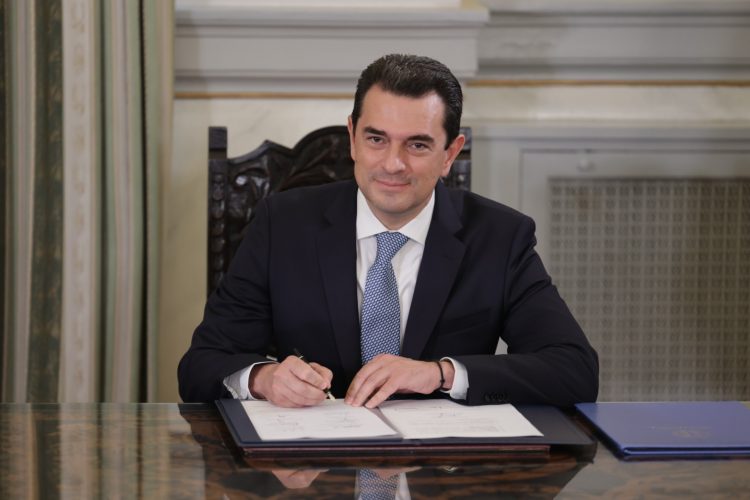 Με έντονη Τρικαλινή παρουσία η ορκομωσία της Νέας Κυβέρνησης (φωτό)